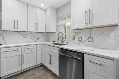 Villa ou maison à vendre à Clearwater, Floride: 2 chambres, 89.28 m2 № 1880592 - photo 5