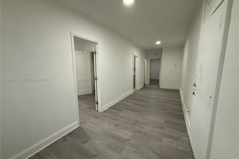 Снять в аренду кондоминиум в Майами, Флорида 2 спальни, 680.6м2, № 2017781 - фото 11