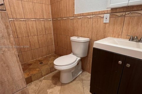 Apartment in Hialeah, Florida 1 bedroom, 149.57 sq.m. № 2184859 - photo 4
