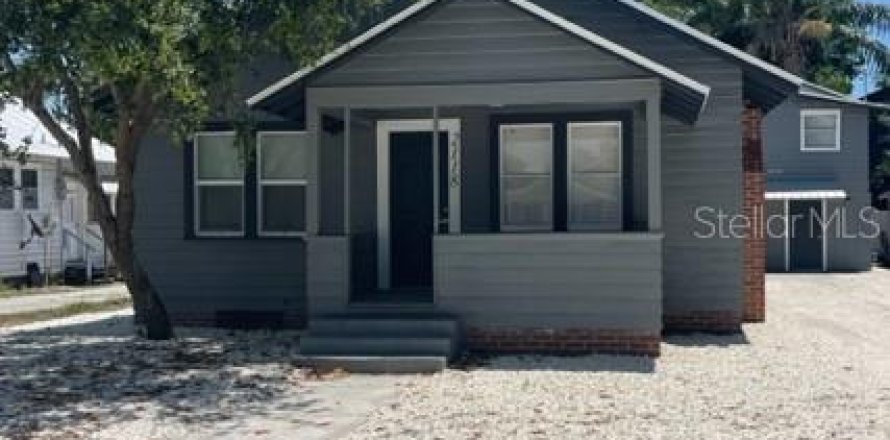 House in Sarasota, Florida 2 bedrooms, 78.97 sq.m. № 2202412