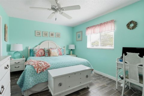 Condo in Venice, Florida, 2 bedrooms  № 2219620 - photo 15