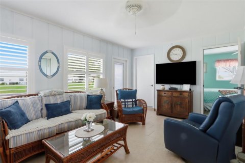 Condo in Venice, Florida, 2 bedrooms  № 2219620 - photo 12