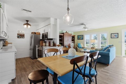 Condo in Venice, Florida, 2 bedrooms  № 2219620 - photo 7