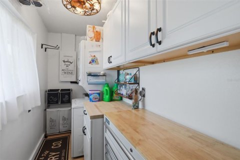 Condo in Venice, Florida, 2 bedrooms  № 2219620 - photo 9