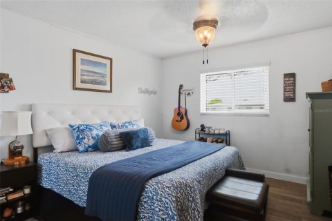 Condo in Venice, Florida, 2 bedrooms  № 2219620 - photo 17