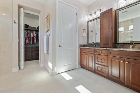House in Tarpon Springs, Florida 4 bedrooms, 284.37 sq.m. № 1659280 - photo 25