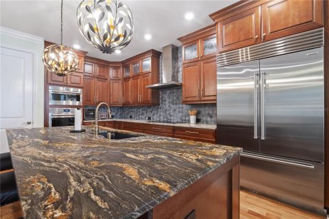 House in Tarpon Springs, Florida 4 bedrooms, 284.37 sq.m. № 1659280 - photo 6