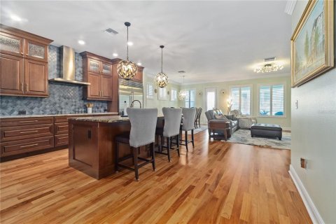 House in Tarpon Springs, Florida 4 bedrooms, 284.37 sq.m. № 1659280 - photo 10