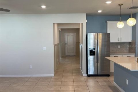 House in Lakeland, Florida 3 bedrooms, 158.03 sq.m. № 2201791 - photo 5