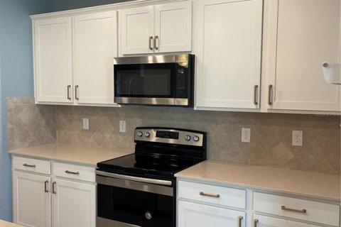 House in Lakeland, Florida 3 bedrooms, 158.03 sq.m. № 2201791 - photo 10