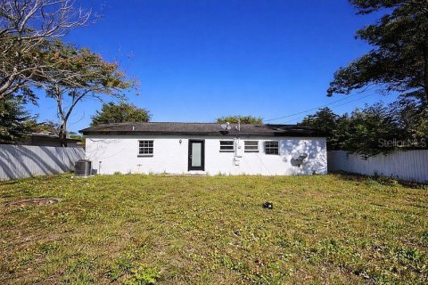 House in Casselberry, Florida 3 bedrooms, 87.79 sq.m. № 2342223 - photo 9