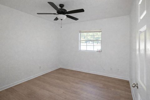 House in Casselberry, Florida 3 bedrooms, 87.79 sq.m. № 2342223 - photo 4
