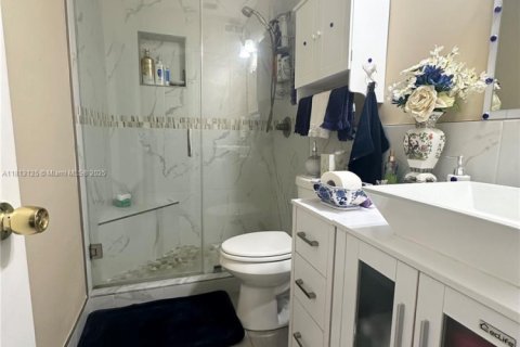 House in Cutler Bay, Florida 3 bedrooms, 157.75 sq.m. № 1760780 - photo 10