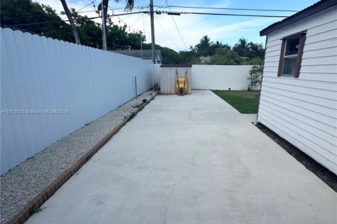 House in Cutler Bay, Florida 3 bedrooms, 157.75 sq.m. № 1760780 - photo 19