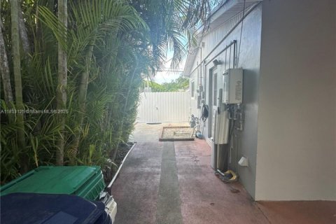 House in Cutler Bay, Florida 3 bedrooms, 157.75 sq.m. № 1760780 - photo 22