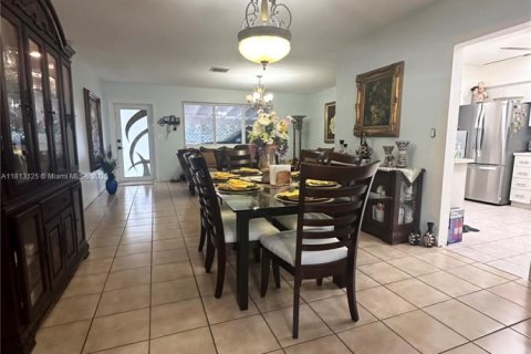 House in Cutler Bay, Florida 3 bedrooms, 157.75 sq.m. № 1760780 - photo 6
