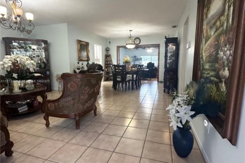 House in Cutler Bay, Florida 3 bedrooms, 157.75 sq.m. № 1760780 - photo 3
