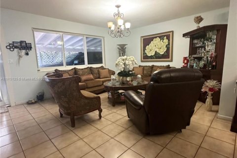 House in Cutler Bay, Florida 3 bedrooms, 157.75 sq.m. № 1760780 - photo 4