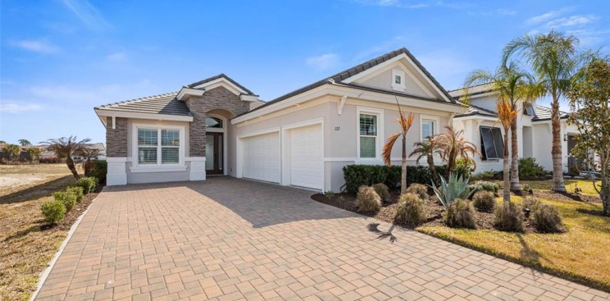 House in Palm Coast, Florida 3 bedrooms, 171.22 sq.m. № 2119752