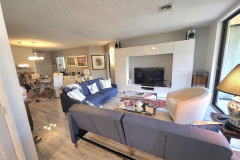 Condo in Coconut Creek, Florida, 3 bedrooms  № 2263253 - photo 9