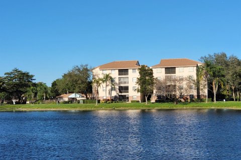 Condo in Coconut Creek, Florida, 3 bedrooms  № 2263253 - photo 23
