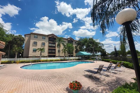 Condo in Coconut Creek, Florida, 3 bedrooms  № 2263253 - photo 1