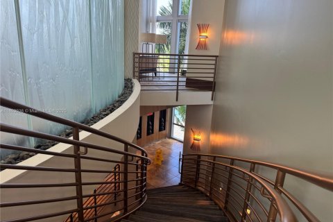 Condo in Sunrise, Florida, 3 bedrooms № 1959925 - photo 15