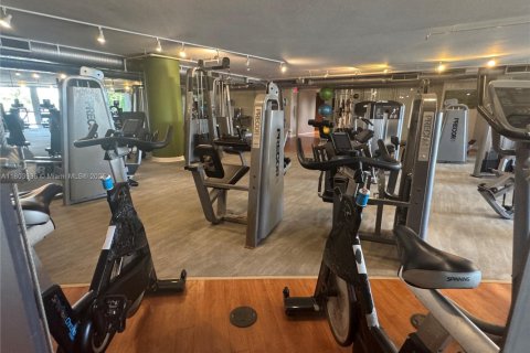 Condo in Sunrise, Florida, 3 bedrooms № 1959925 - photo 22