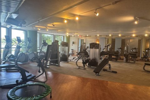 Condo in Sunrise, Florida, 3 bedrooms № 1959925 - photo 25