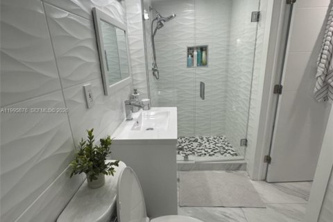 Copropriété à louer à Aventura, Floride: 2 chambres, 125.7 m2 № 2256026 - photo 13