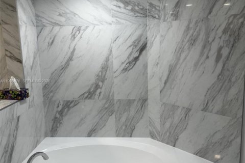 Copropriété à louer à Aventura, Floride: 2 chambres, 125.7 m2 № 2256026 - photo 11