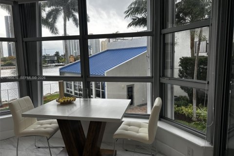 Copropriété à louer à Aventura, Floride: 2 chambres, 125.7 m2 № 2256026 - photo 4