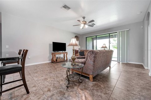 Casa en venta en Wesley Chapel, Florida, 5 dormitorios, 261.43 m2 № 1900725 - foto 11
