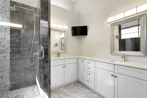 Casa en venta en Miramar, Florida, 4 dormitorios, 224.27 m2 № 2050359 - foto 27