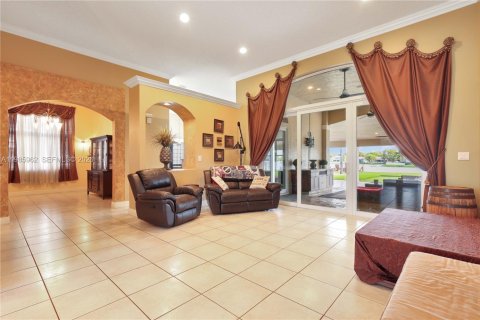 Casa en venta en Miramar, Florida, 4 dormitorios, 224.27 m2 № 2050359 - foto 3
