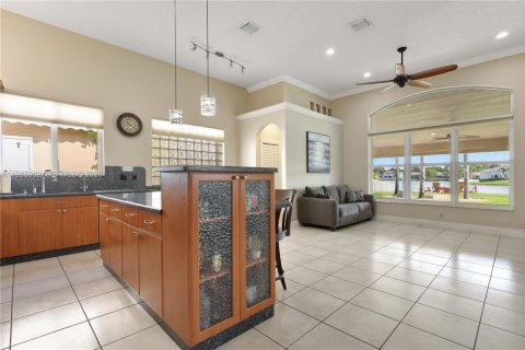 Casa en venta en Miramar, Florida, 4 dormitorios, 224.27 m2 № 2050359 - foto 10