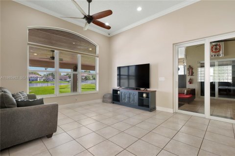 Casa en venta en Miramar, Florida, 4 dormitorios, 224.27 m2 № 2050359 - foto 19