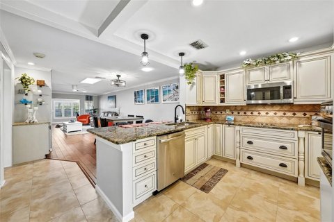Villa ou maison à vendre à Palm Harbor, Floride: 2 chambres, 123.56 m2 № 2121454 - photo 12