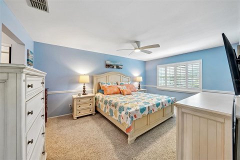 Villa ou maison à vendre à Palm Harbor, Floride: 2 chambres, 123.56 m2 № 2121454 - photo 23