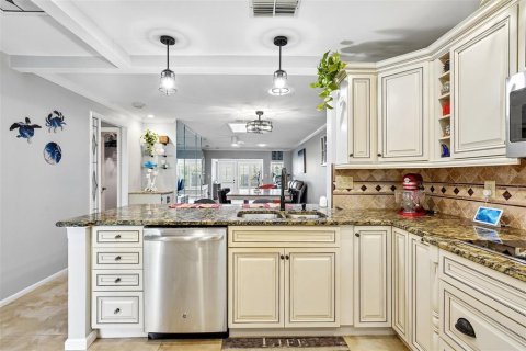 Villa ou maison à vendre à Palm Harbor, Floride: 2 chambres, 123.56 m2 № 2121454 - photo 15