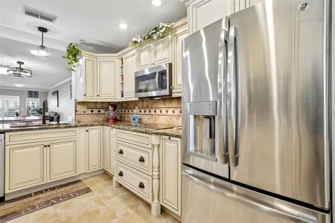 Villa ou maison à vendre à Palm Harbor, Floride: 2 chambres, 123.56 m2 № 2121454 - photo 17