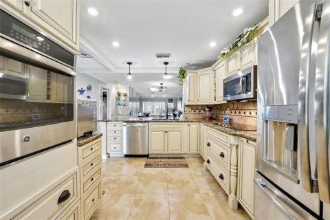 Villa ou maison à vendre à Palm Harbor, Floride: 2 chambres, 123.56 m2 № 2121454 - photo 19