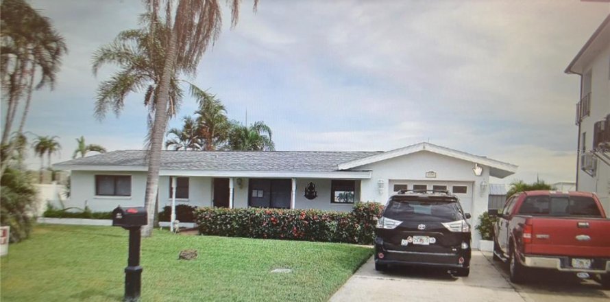 Casa en North Redington Beach, Florida 3 dormitorios, 167.13 m2 № 1900647