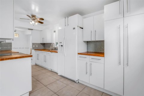 Снять в аренду кондоминиум в Тамарак, Флорида 2 спальни, 100.15м2, № 2017003 - фото 18