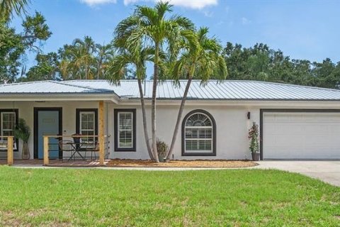 House in Clearwater, Florida 4 bedrooms, 205.78 sq.m. № 1785096 - photo 1