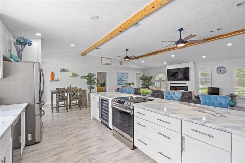 House in Clearwater, Florida 4 bedrooms, 205.78 sq.m. № 1785096 - photo 21