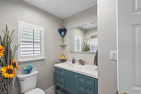 House in Clearwater, Florida 4 bedrooms, 205.78 sq.m. № 1785096 - photo 25