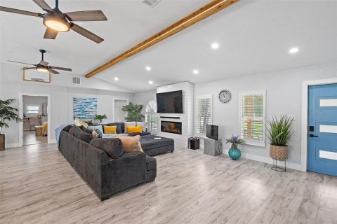 House in Clearwater, Florida 4 bedrooms, 205.78 sq.m. № 1785096 - photo 8