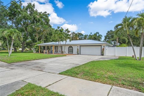 House in Clearwater, Florida 4 bedrooms, 205.78 sq.m. № 1785096 - photo 2
