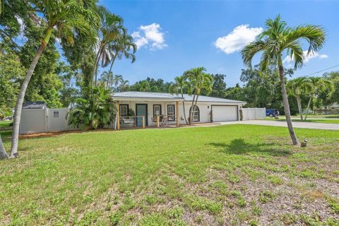 House in Clearwater, Florida 4 bedrooms, 205.78 sq.m. № 1785096 - photo 3